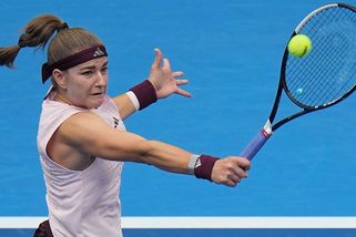 Vyčerpaná Muchová padla a komplikuje si cestu na Turnaj mistryň - Sport.cz